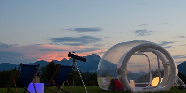 Une expérience unique : dormir sous les étoiles dans une bulle en plein cœur du Jura